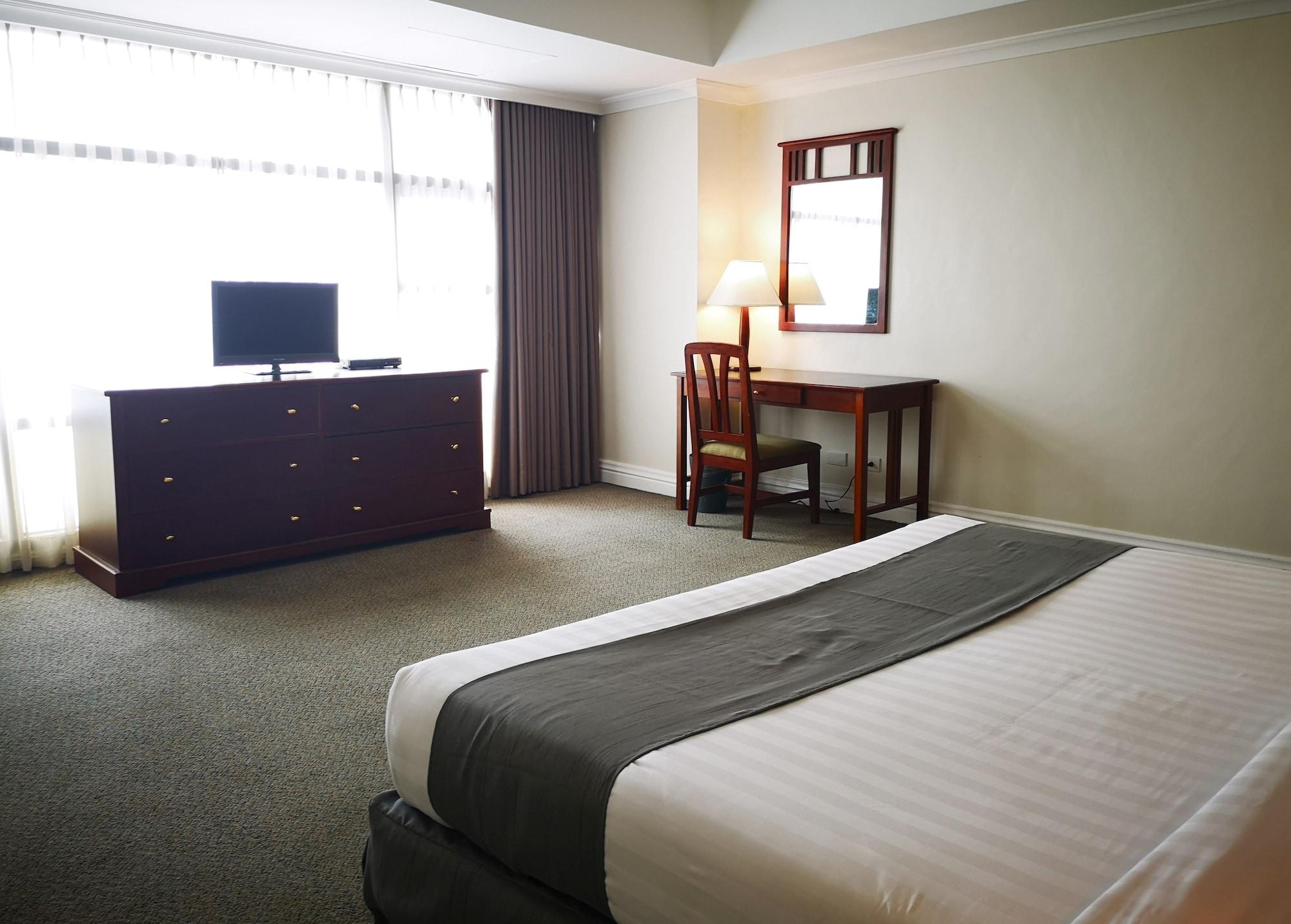 Infinity Tower Suites San Pedro Makati Eksteriør billede