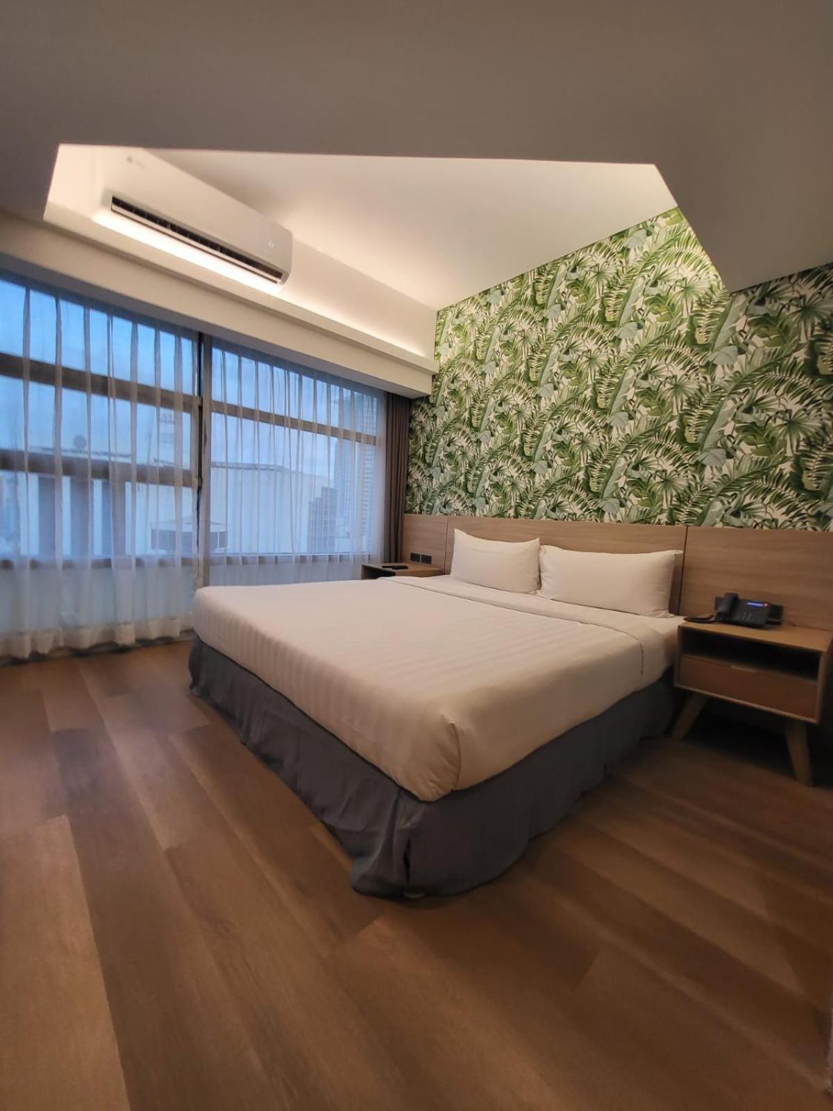 Infinity Tower Suites San Pedro Makati Eksteriør billede