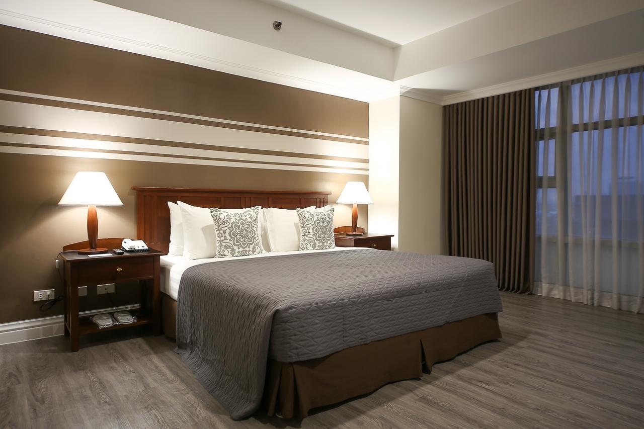 Infinity Tower Suites San Pedro Makati Eksteriør billede