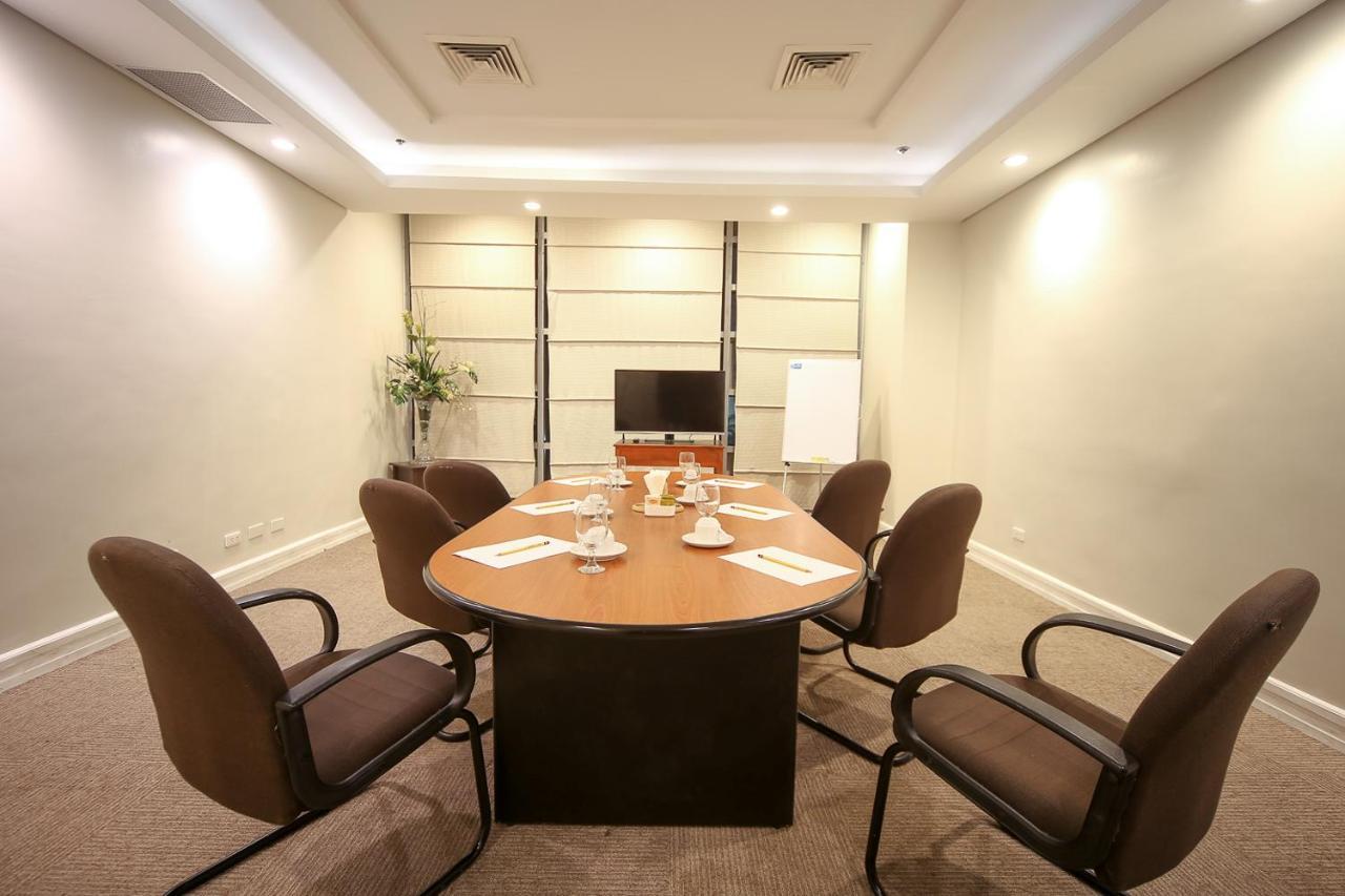Infinity Tower Suites San Pedro Makati Eksteriør billede