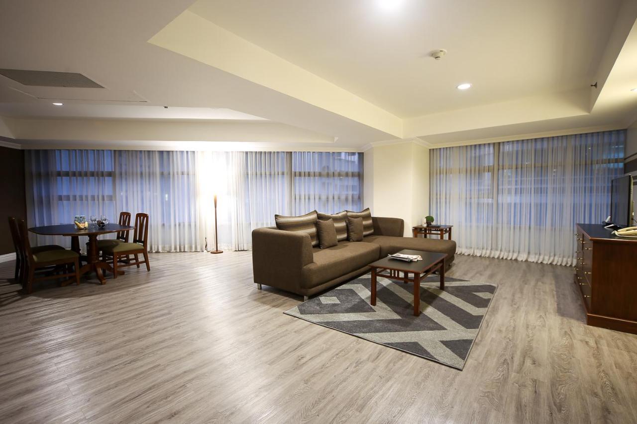 Infinity Tower Suites San Pedro Makati Eksteriør billede