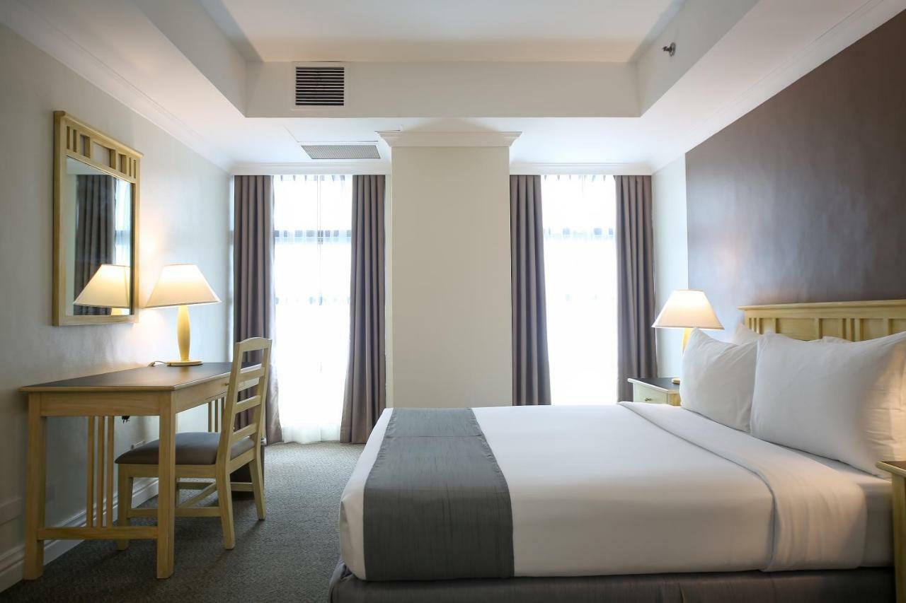 Infinity Tower Suites San Pedro Makati Eksteriør billede