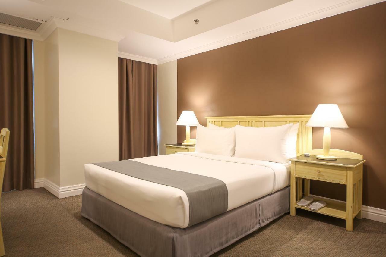 Infinity Tower Suites San Pedro Makati Eksteriør billede