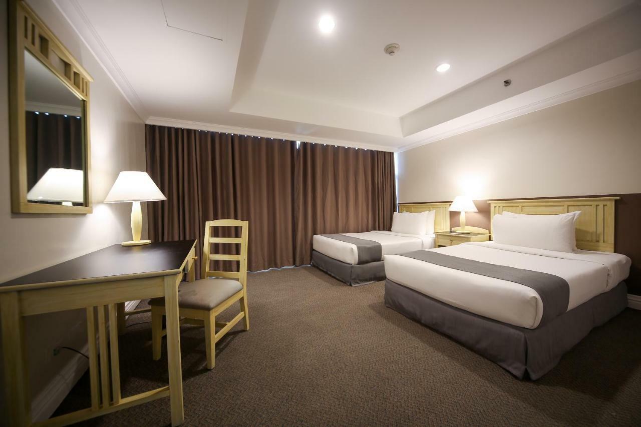 Infinity Tower Suites San Pedro Makati Eksteriør billede