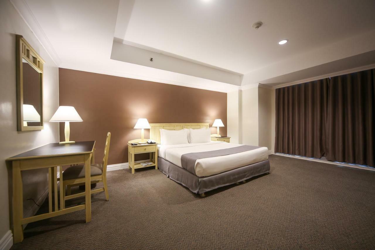 Infinity Tower Suites San Pedro Makati Eksteriør billede